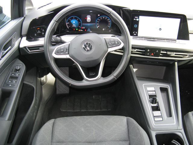 Volkswagen Golf VIII Life 2.0 - Samsaru's Car Outlet