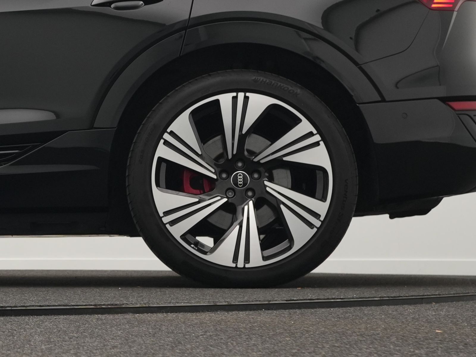 Audi Q8 e-tron S line 55 quattro *Opt.schw*PANO*AHK*