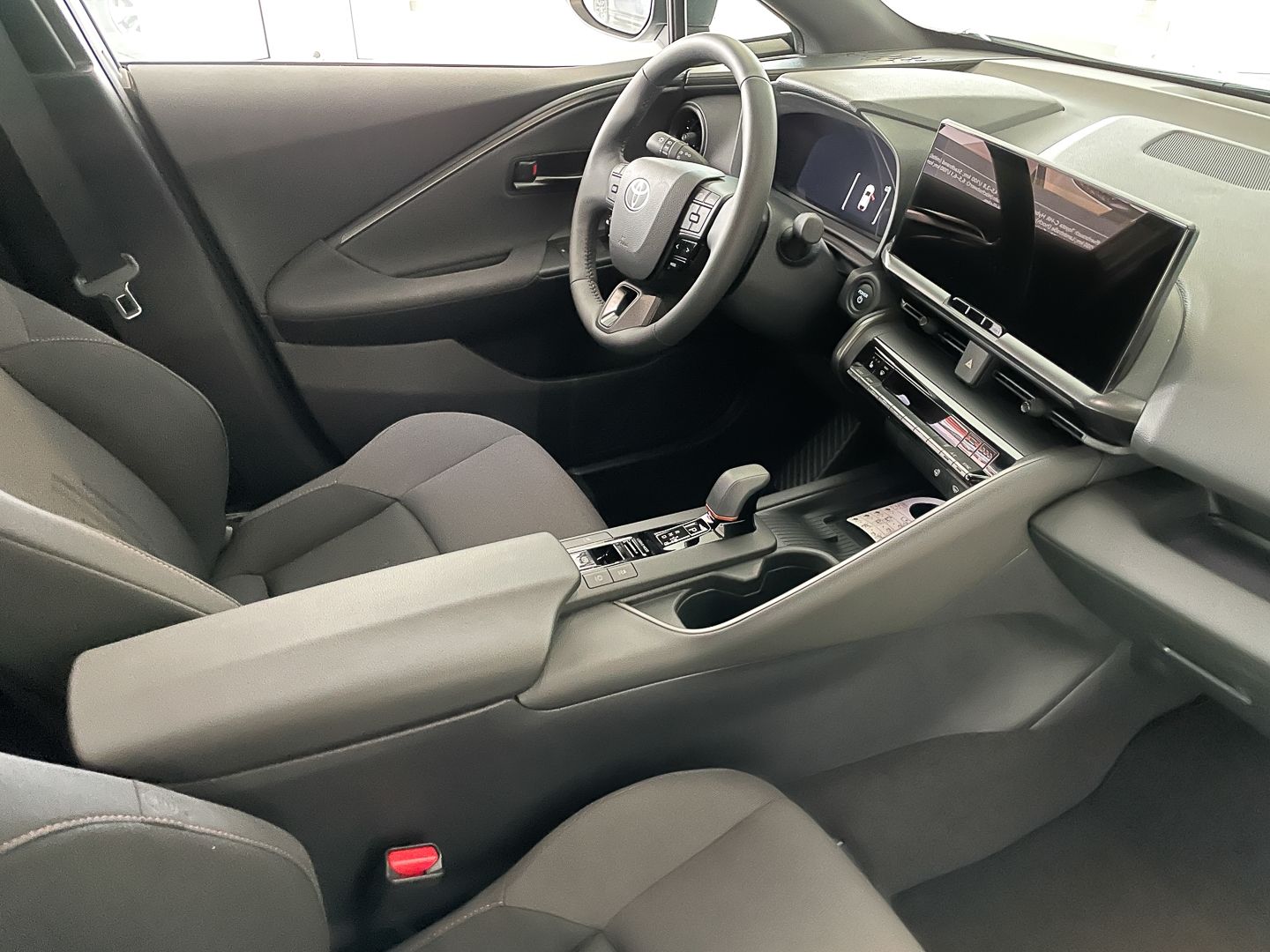 Toyota C-HR Hybrid - Samsaru's Car Outlet
