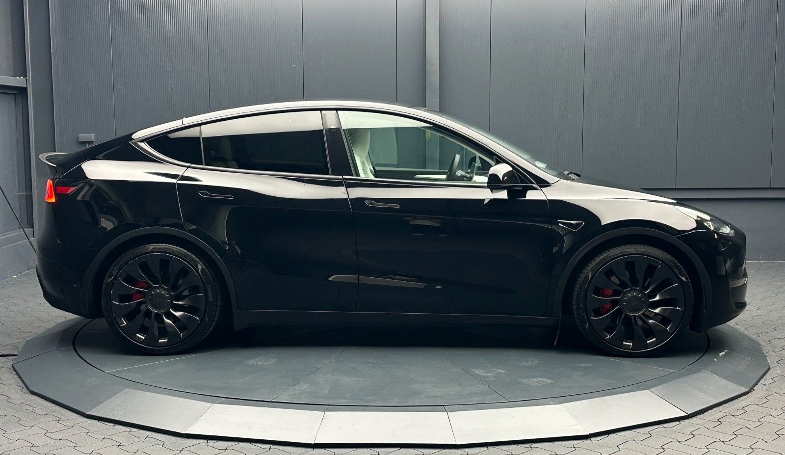 Tesla Model Y Performance Dual AWD*LEDER/Weiss*21Zoll*