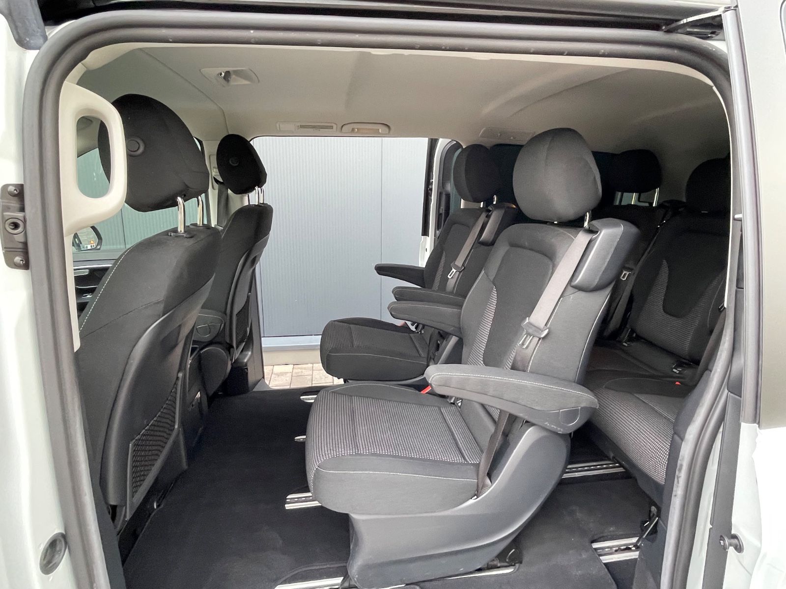 Mercedes-Benz V 300 d AMG - Samsaru's Car Outlet