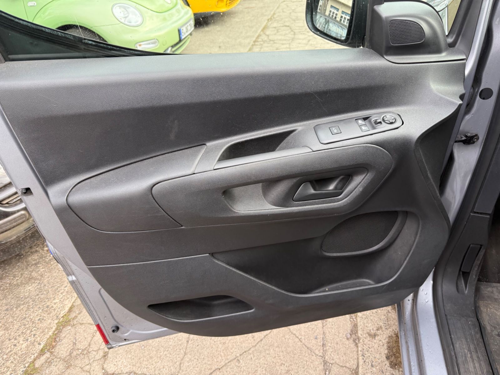 Opel Combo E Cargo Edition - Samsaru's Car Outlet