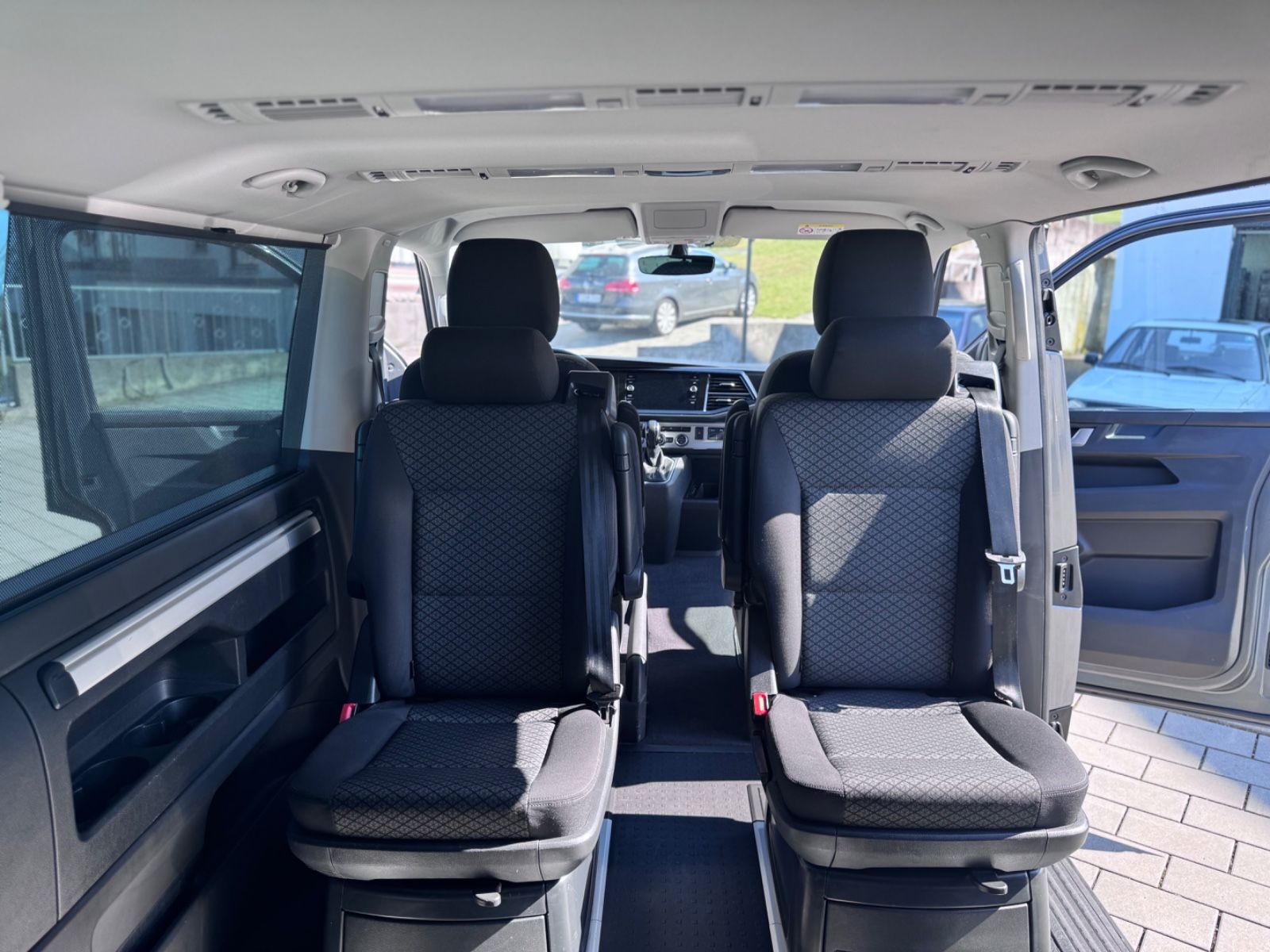 Volkswagen T6 Multivan DSG - Samsaru's Car Outlet