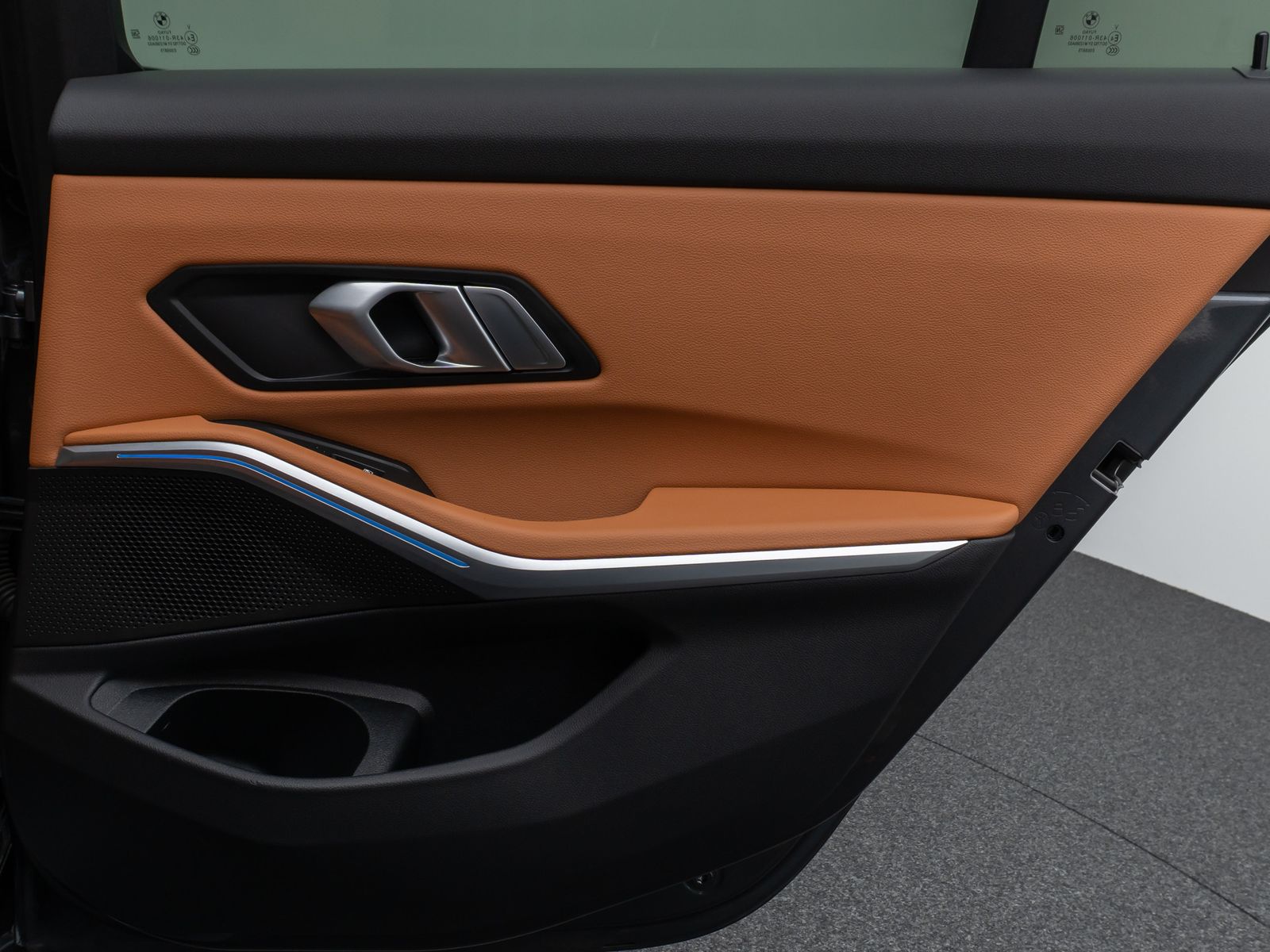 BMW 330e M Sport - Samsaru's Car Outlet