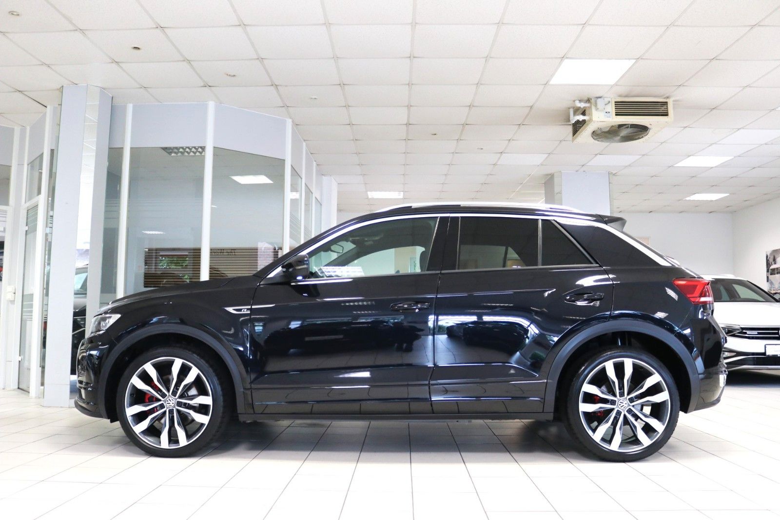 Volkswagen T-Roc Sport 4M R-Line - Samsaru's Car Outlet