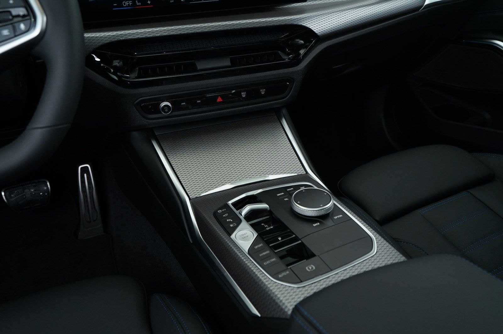BMW 330e xDrive Touring (M-Sport Navi LED AHK H/K)