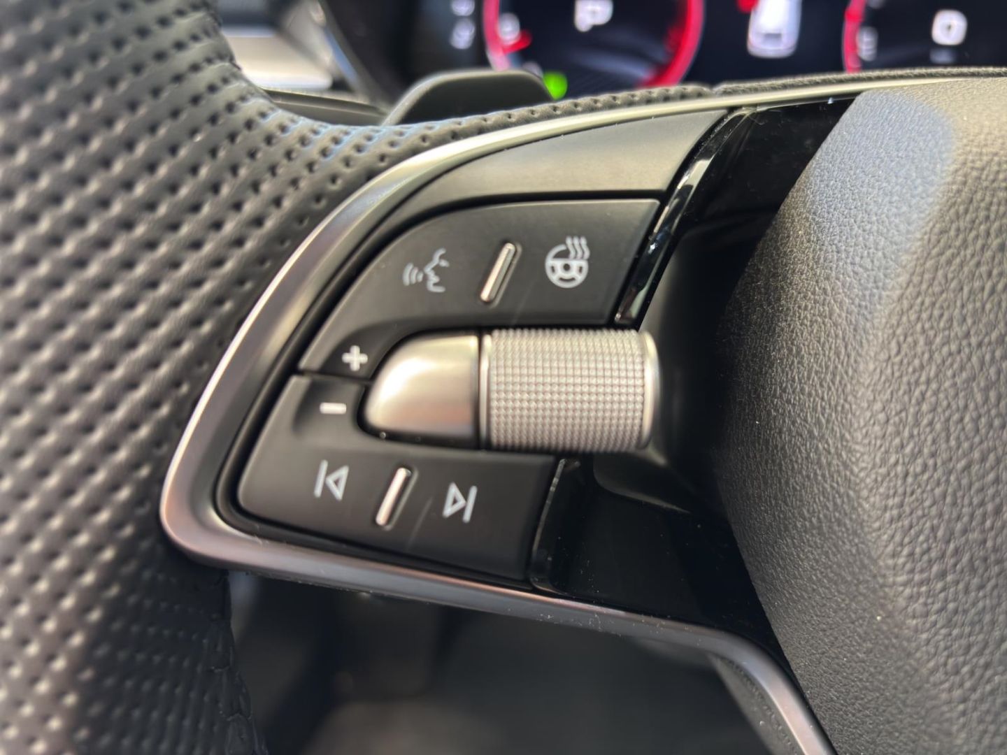 Skoda Fabia 130 1,5 TSI*INFOTAINMENT*FAHRASSISTENZ PLU
