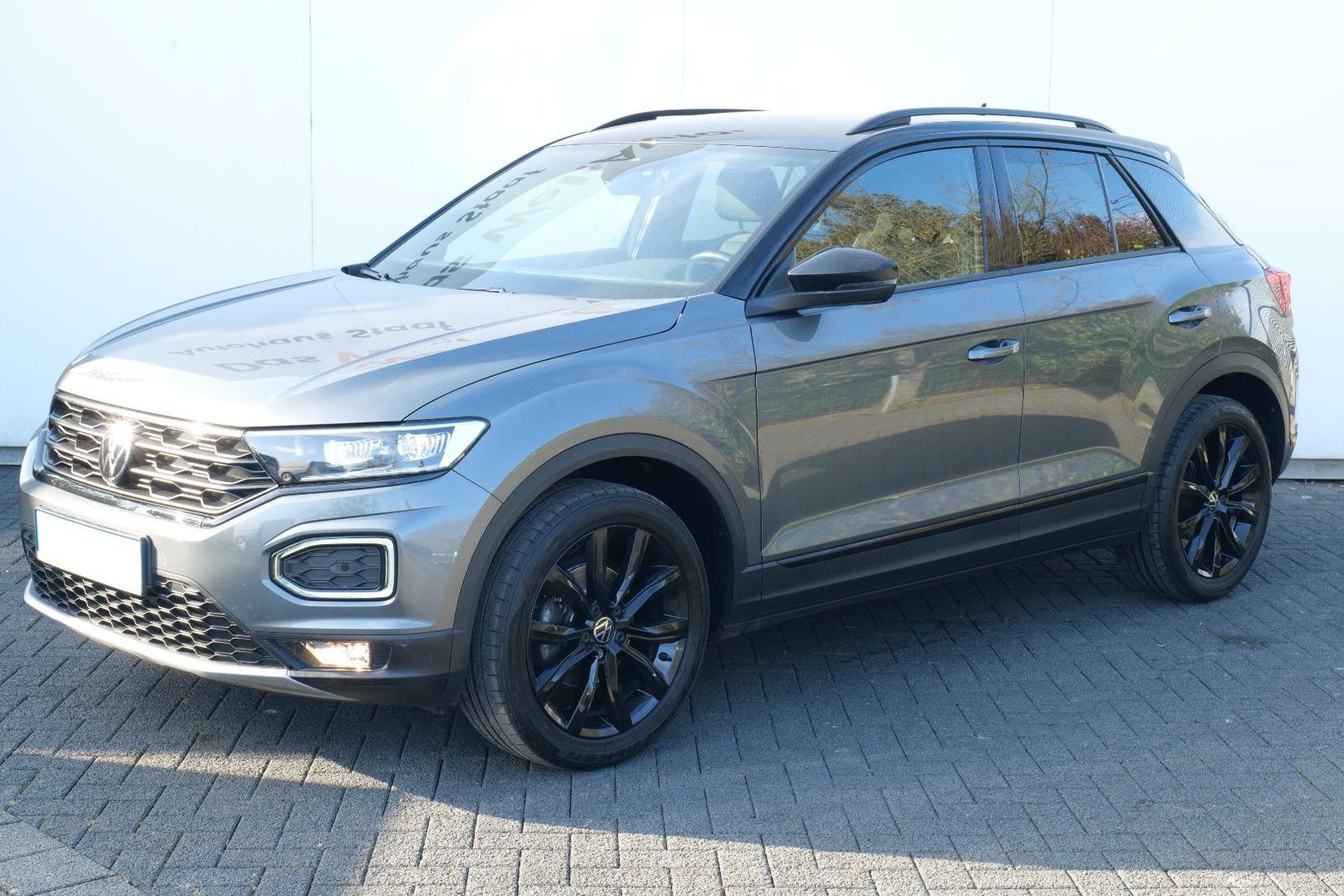 Volkswagen T-ROC Sport 1.5 TSI - Samsaru's Car Outlet
