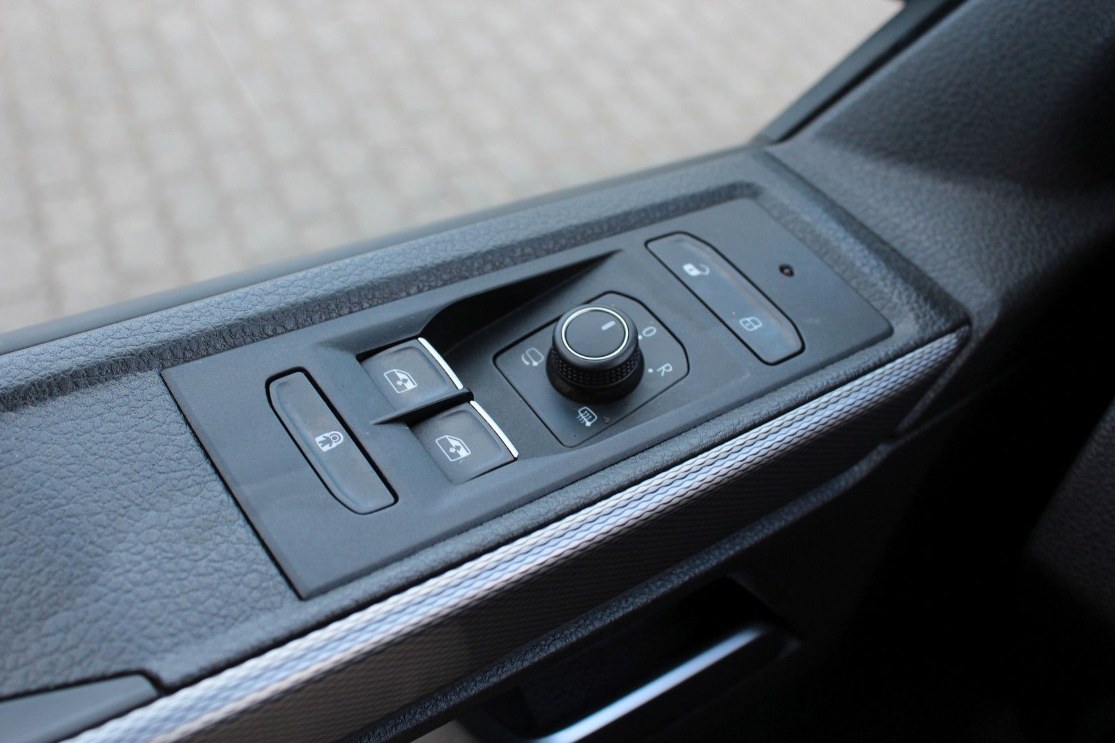 Volkswagen T6.1 Multivan 4MOTION - Samsaru's Car Outlet