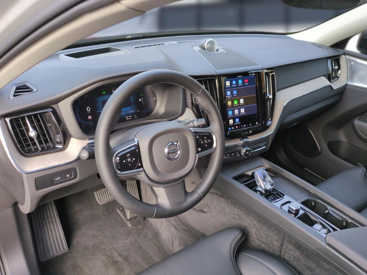 Volvo XC60 T8 Recharge Ultra Dark Plug-In Hybrid AWD
