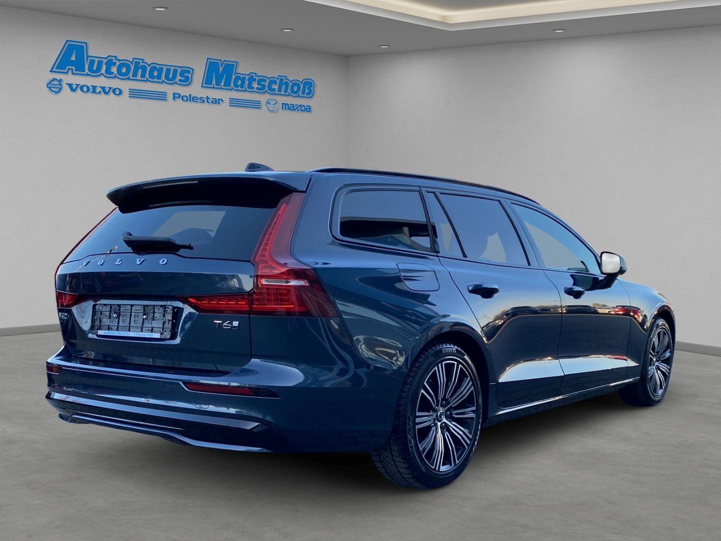 Volvo V60 T6 AWD Ultra Dark Recharge B&W HUD Pano-Dach