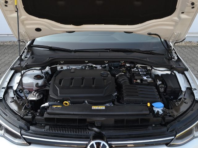 Volkswagen Golf VIII Variant 2.0 TDI Life - Samsaru's Car Outlet