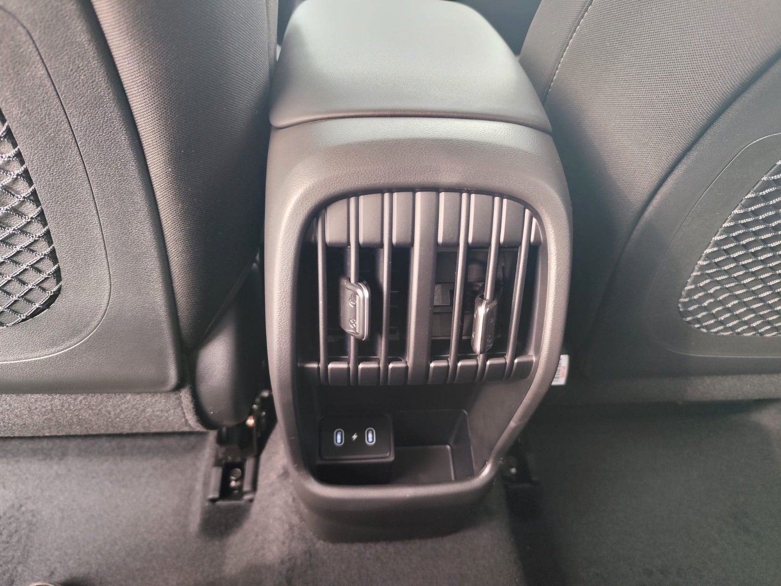 Hyundai Kona 1.6 T-GDI Trend - Samsaru's Car Outlet