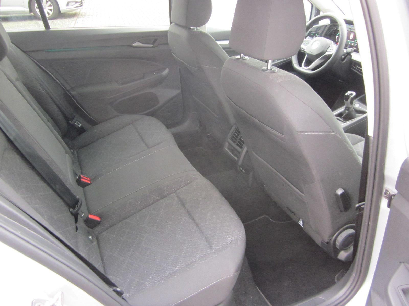 Volkswagen Golf VIII Variant Life - Samsaru's Car Outlet