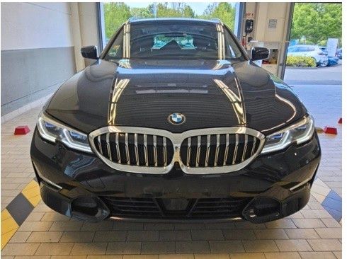 BMW 320e Luxury Line - Samsaru's Car Outlet