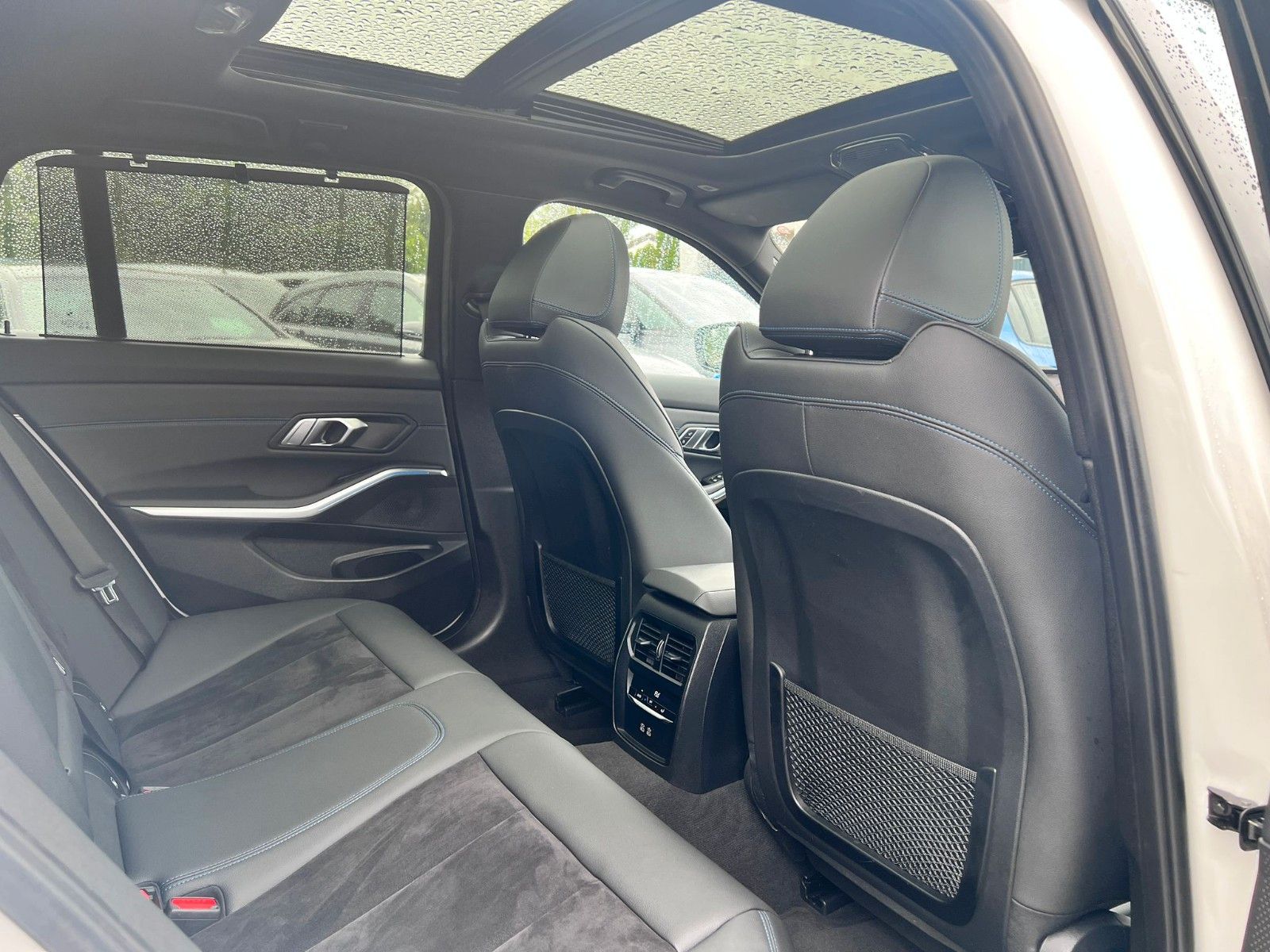 BMW 330i xDRIVE M SPORT - Samsaru's Car Outlet