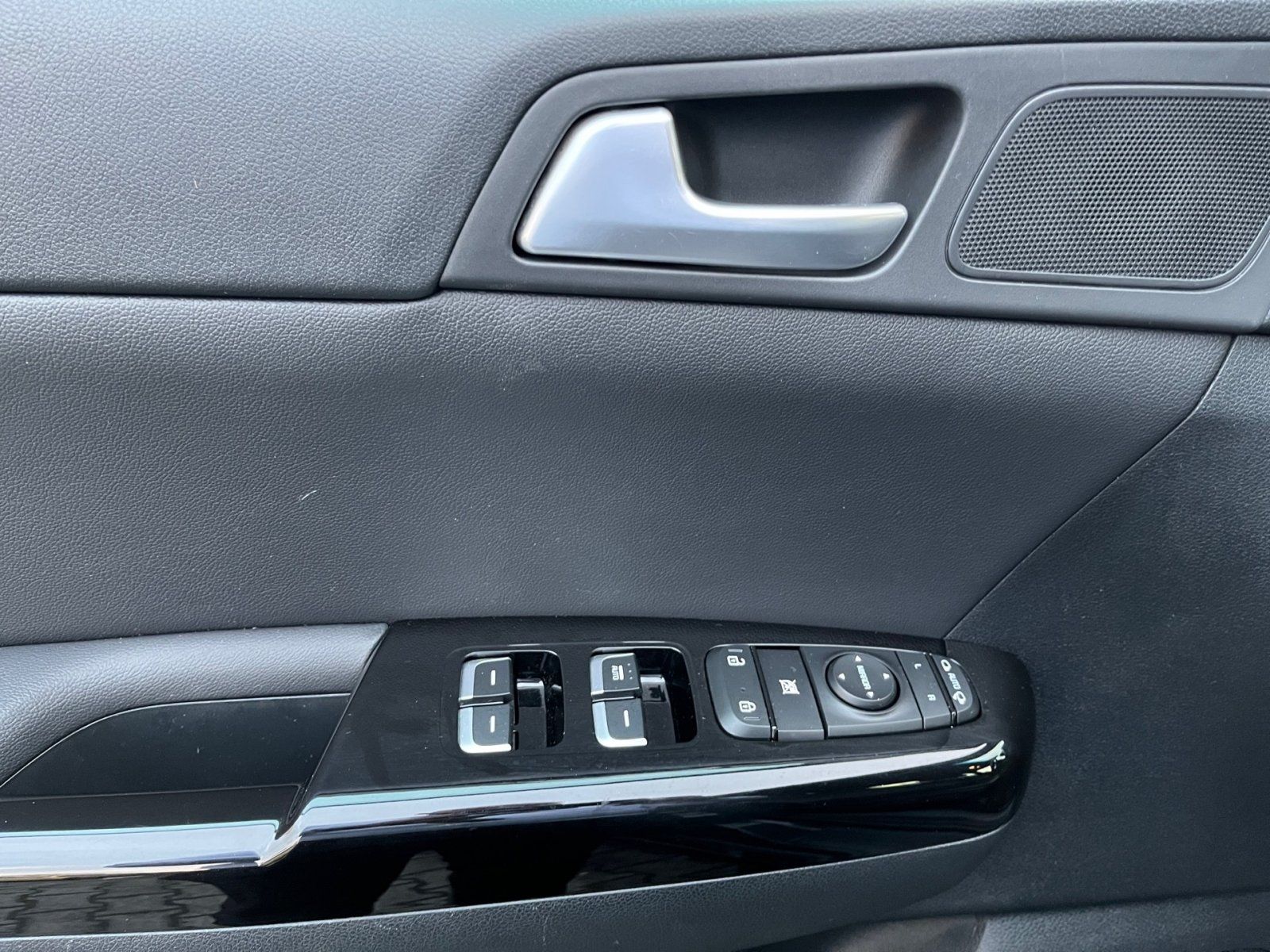 Kia Sportage 1.6 T-GDI 4WD Black Edition - Samsaru's Car Outlet