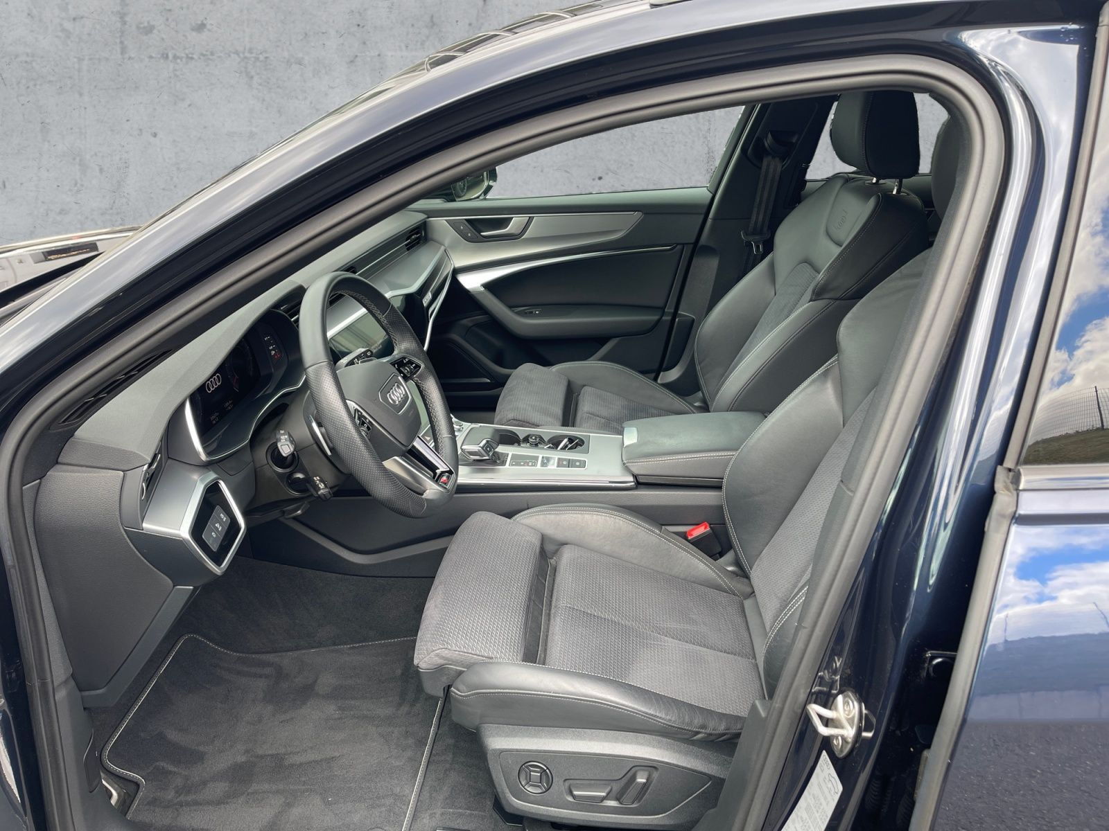 Audi A6 Avant 55 TFSI QU S-LINE 5JG+NAVI+AHK+HuD+B&O