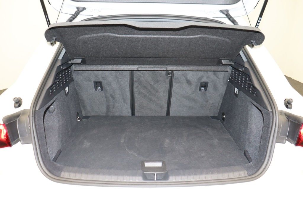 Audi A3 Sportback 40 TFSI e S line - Samsaru's Car Outlet