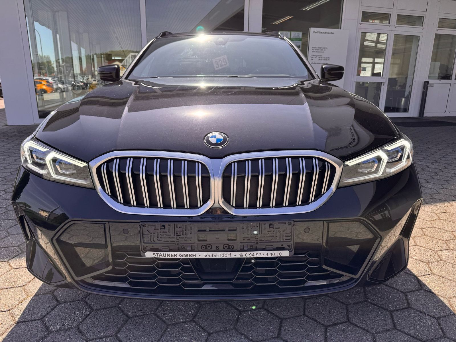 BMW 320 i Touring M-Sport - Samsaru's Car Outlet