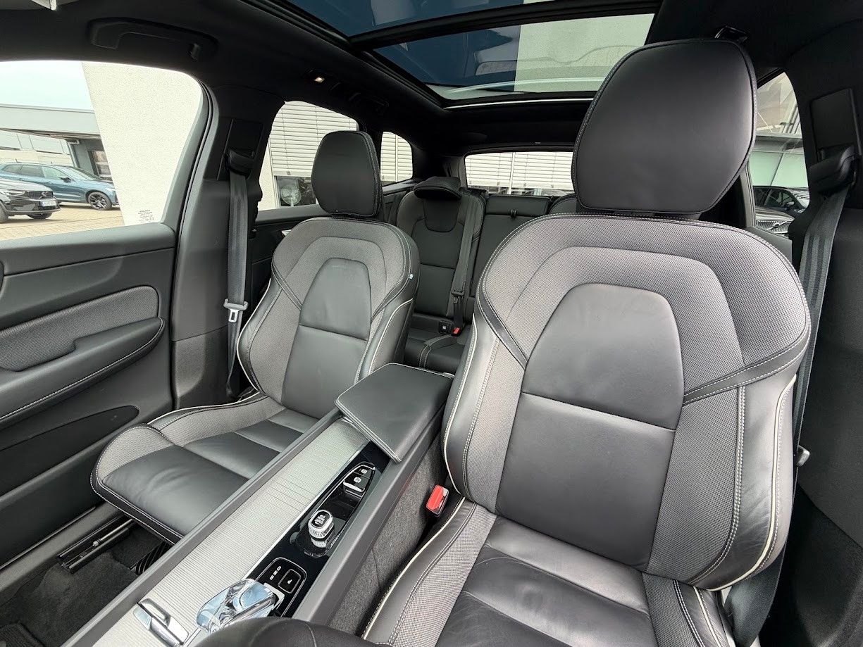 Volvo XC60 B4 Ultimate Dark AWD