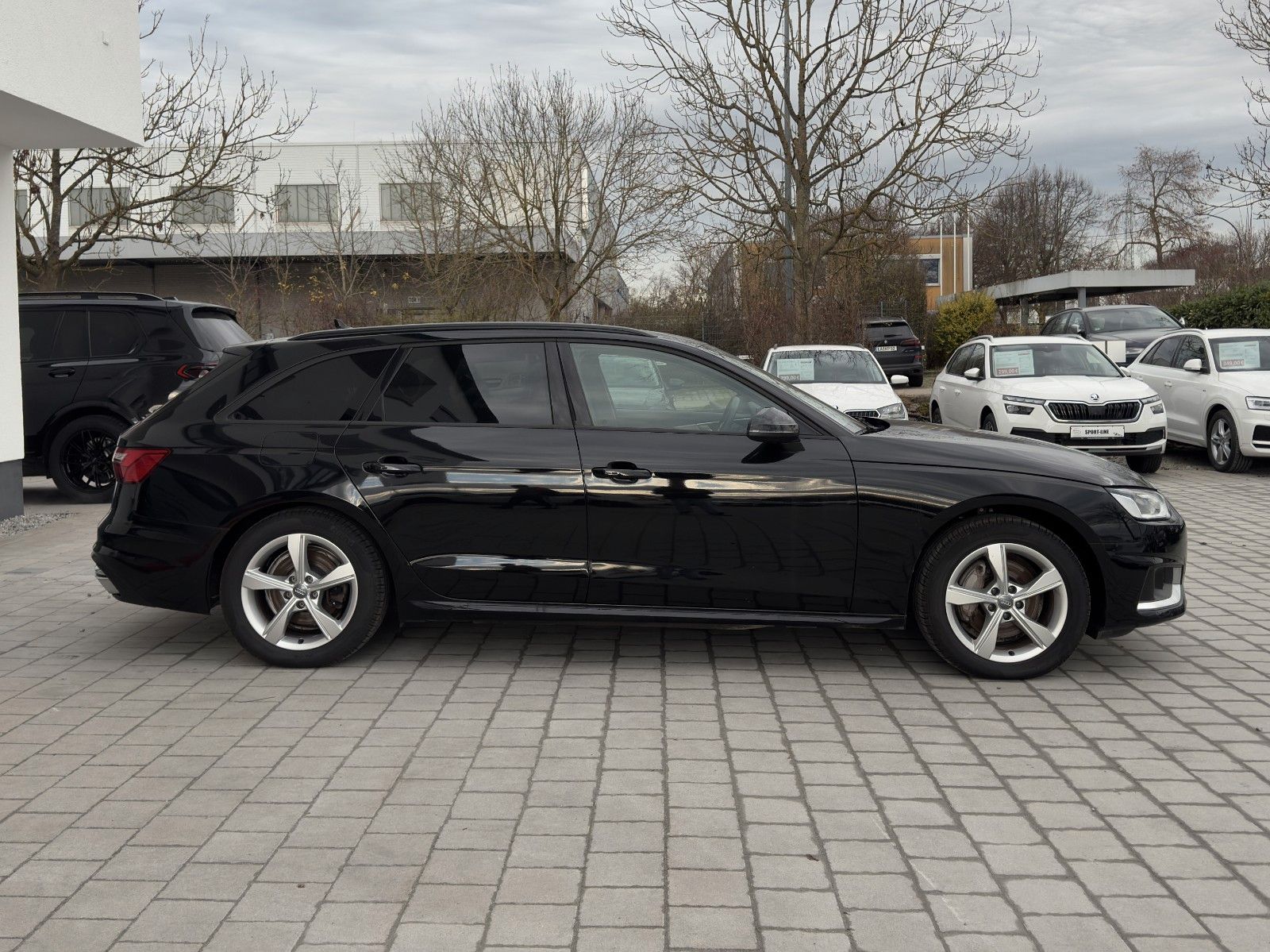 Audi A4 Av.40 TDI quattro advanced - Samsaru's Car Outlet