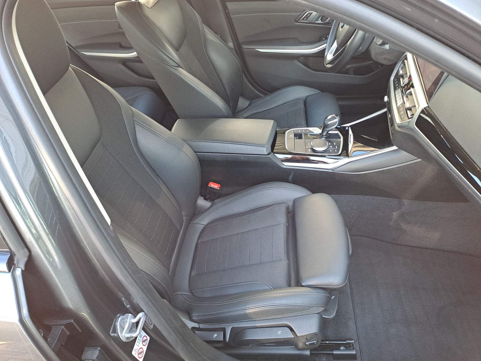 BMW 320i Touring Sport Line - Samsaru's Car Outlet