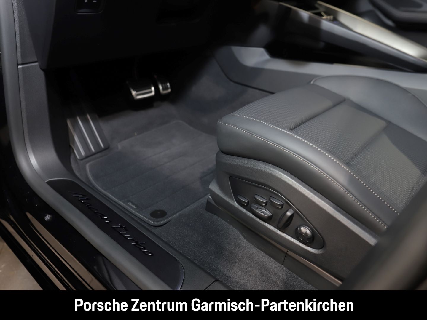 Porsche Macan Turbo 360 Kamera LenkradHZG Keyless Entry