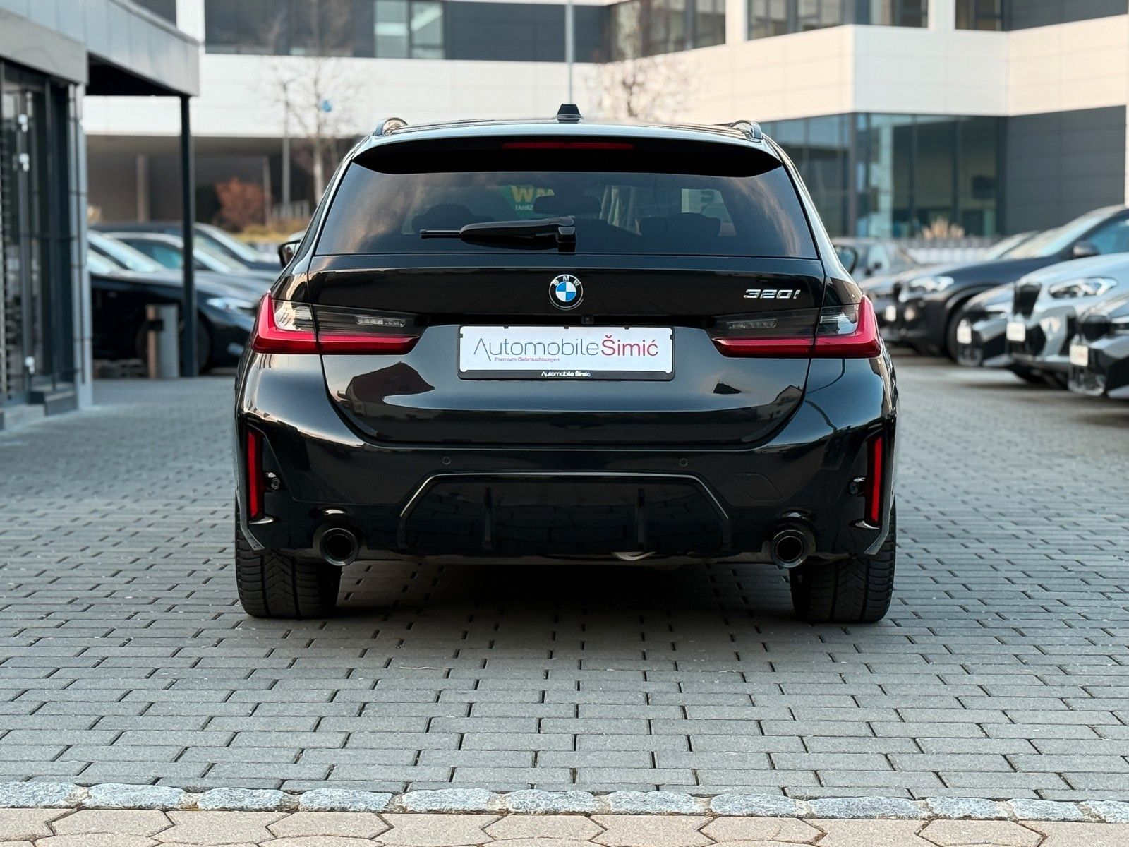 BMW 320i M Sport 18" HuD AHK Pano ACC 360° hifi LED+