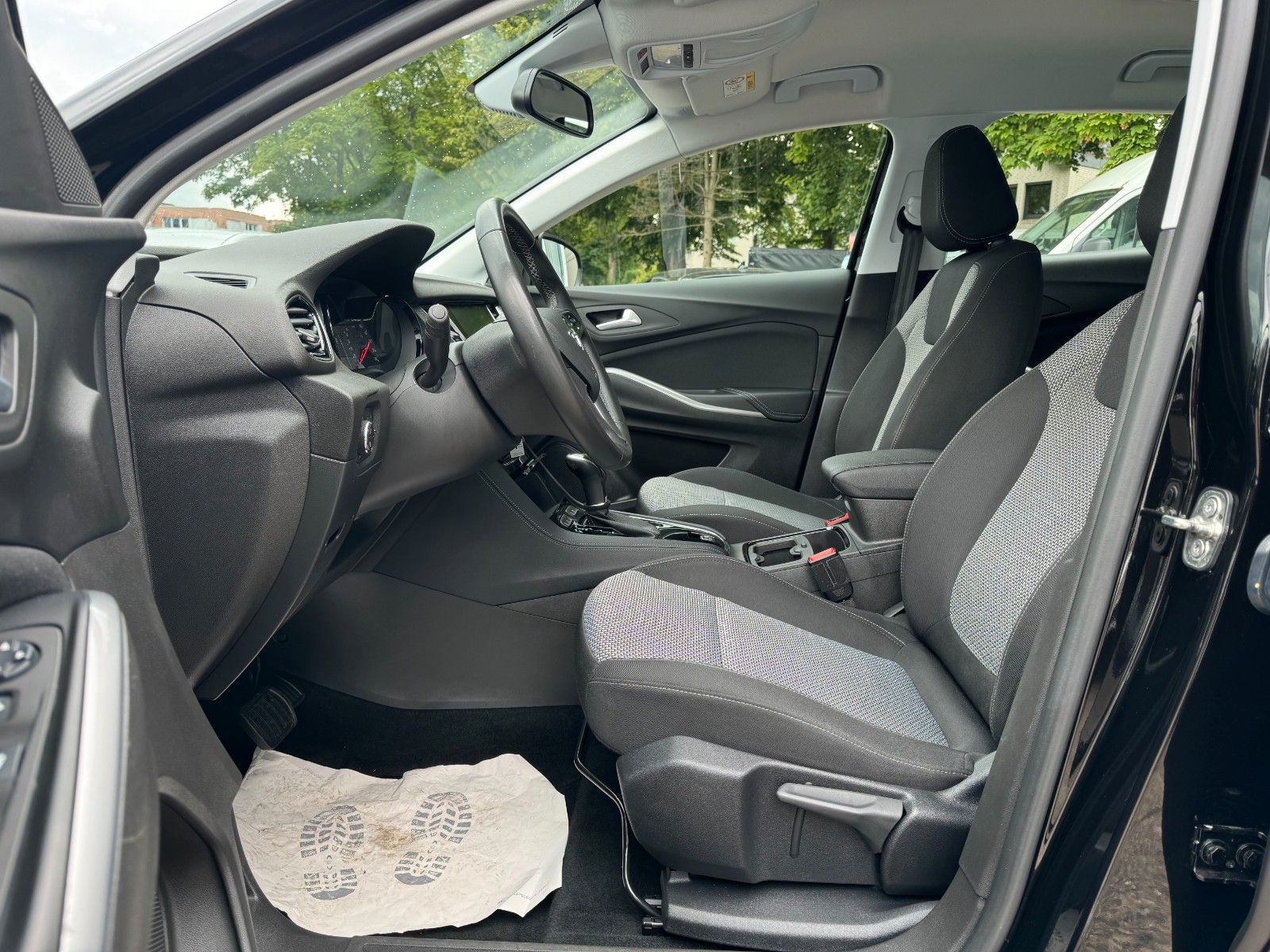 Opel Grandland Business Edition - Samsaru's Car Outlet
