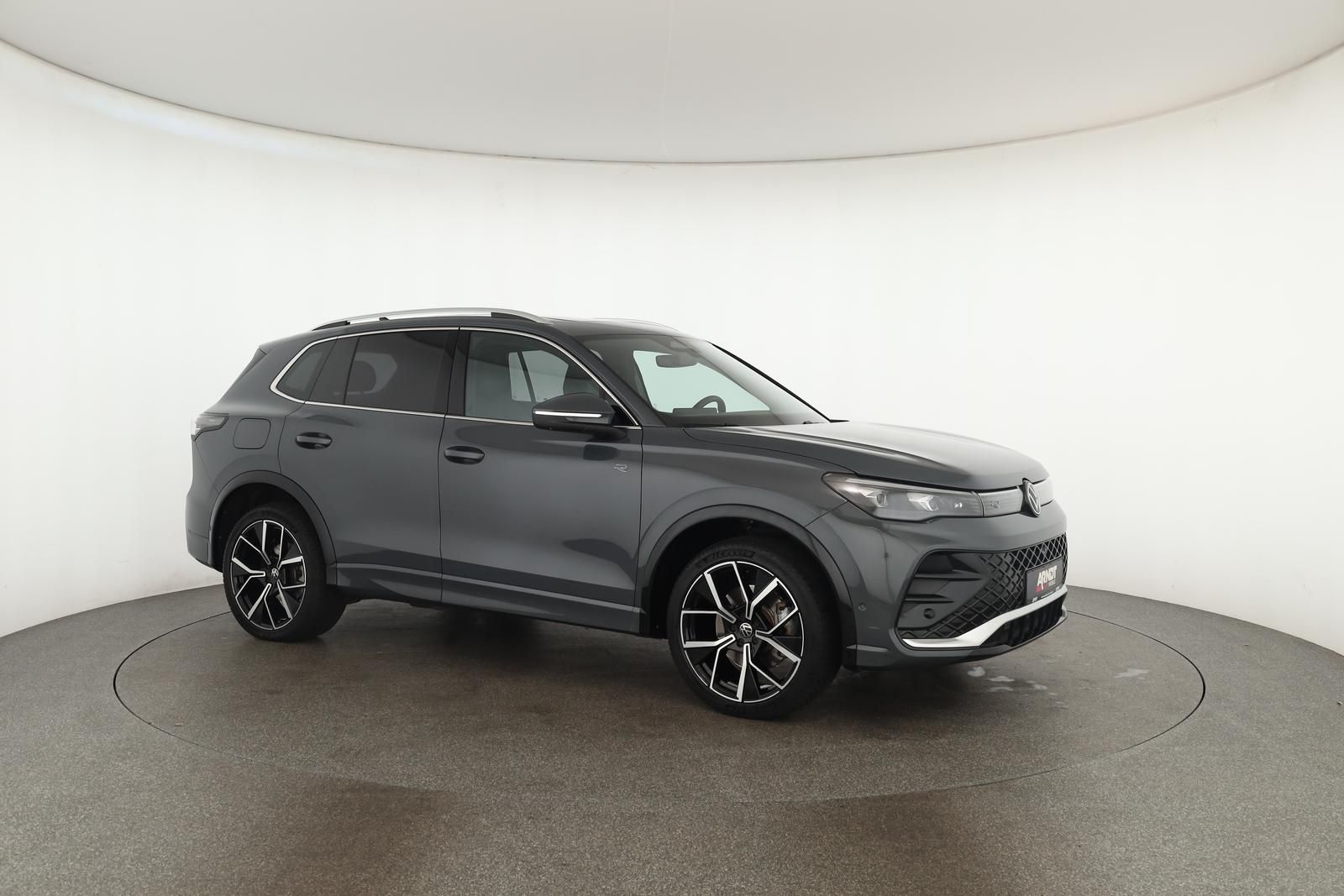 Volkswagen Tiguan 2.0 TDI 4M DSG R-Line Leder Pano Navi 360