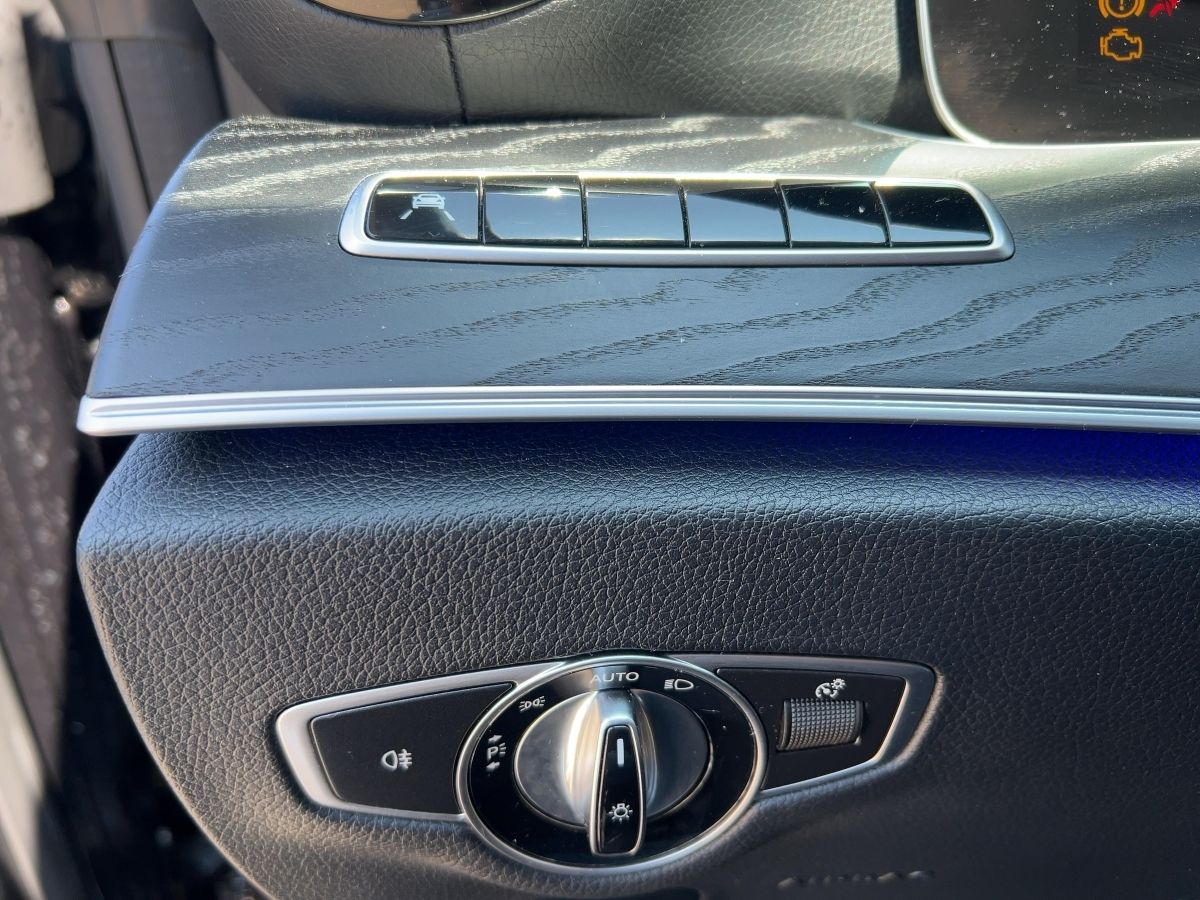Mercedes-Benz E 220 d Avantgarde - Samsaru's Car Outlet