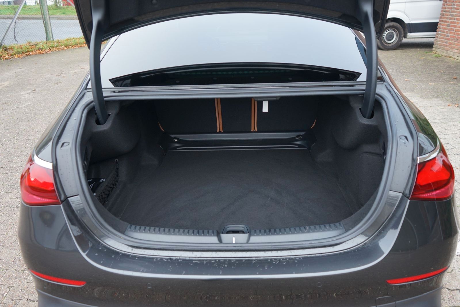Mercedes-Benz E 220 d AMG Line Advanced - Samsaru's Car Outlet