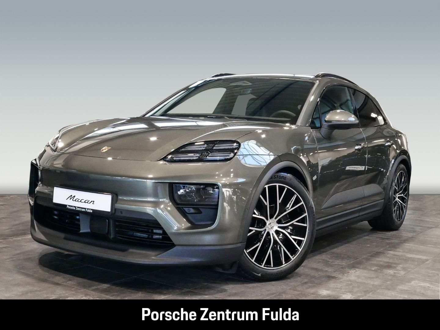 Porsche Macan 4 - Samsaru's Car Outlet
