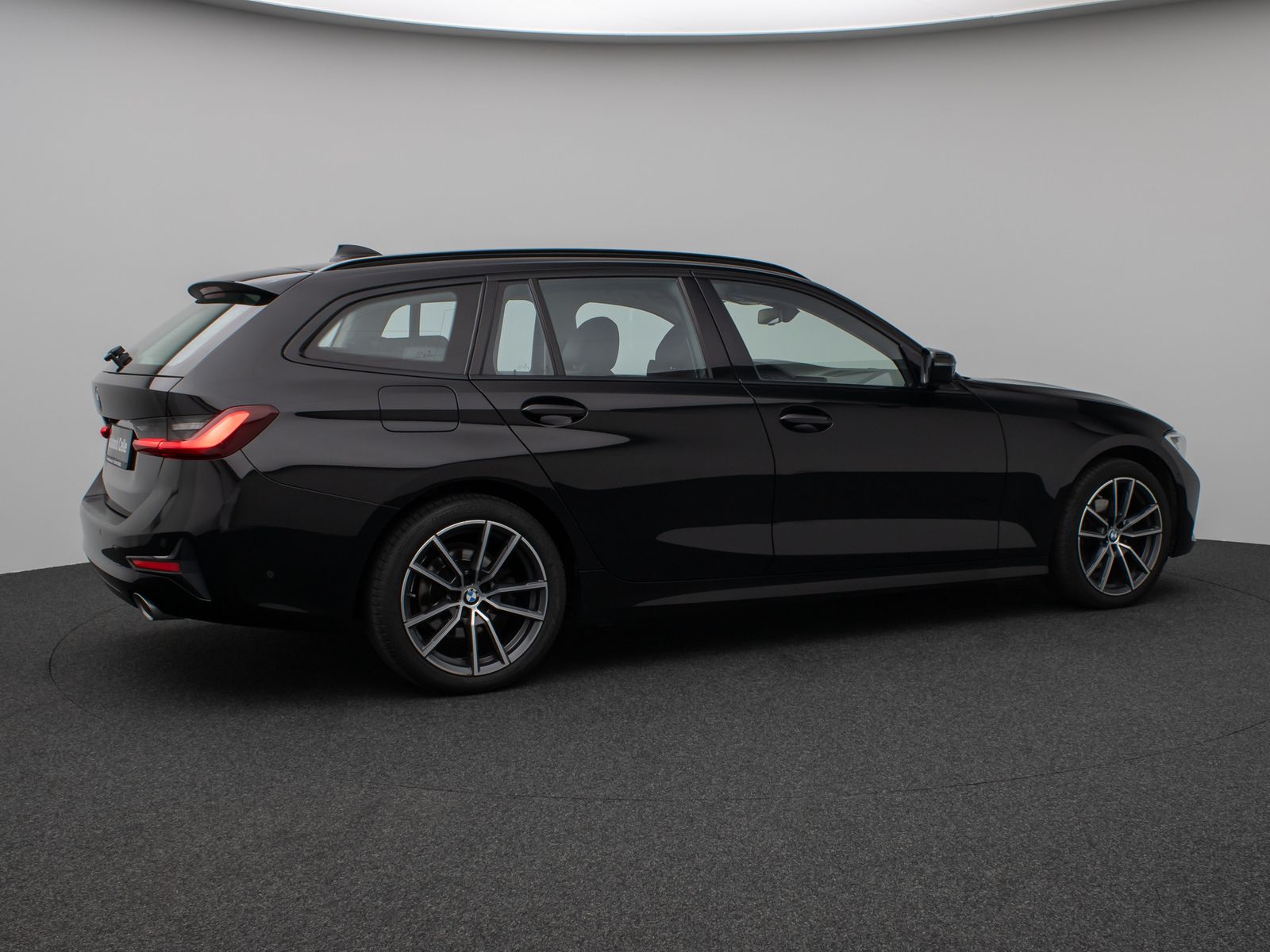 BMW 320d xD Sport Line - Samsaru's Car Outlet
