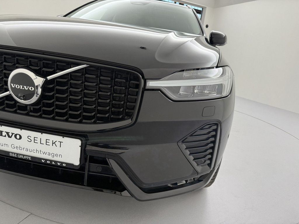 Volvo XC60 B5 AWD Ultra Dark *AHK*21-Zoll*360°*Luft-Fa