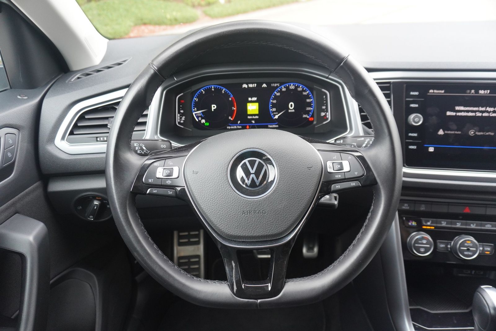 Volkswagen T-Roc 1.5 TSI Active - Samsaru's Car Outlet