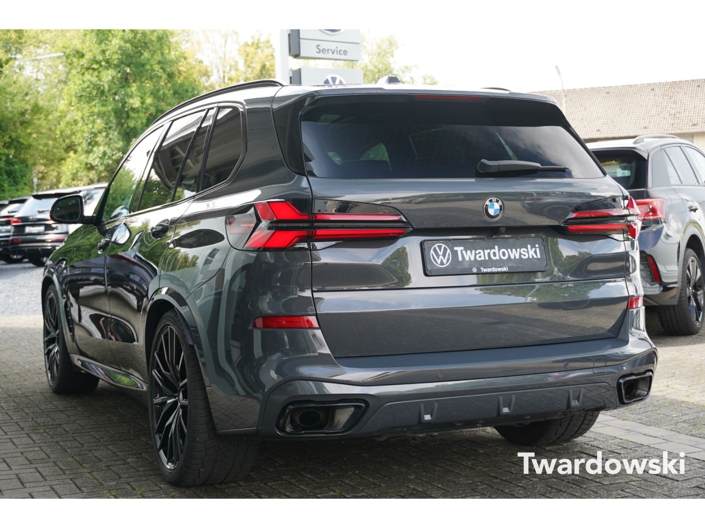 BMW X5 40d M Sport PANO HUD AHK Luft SOFT Massage