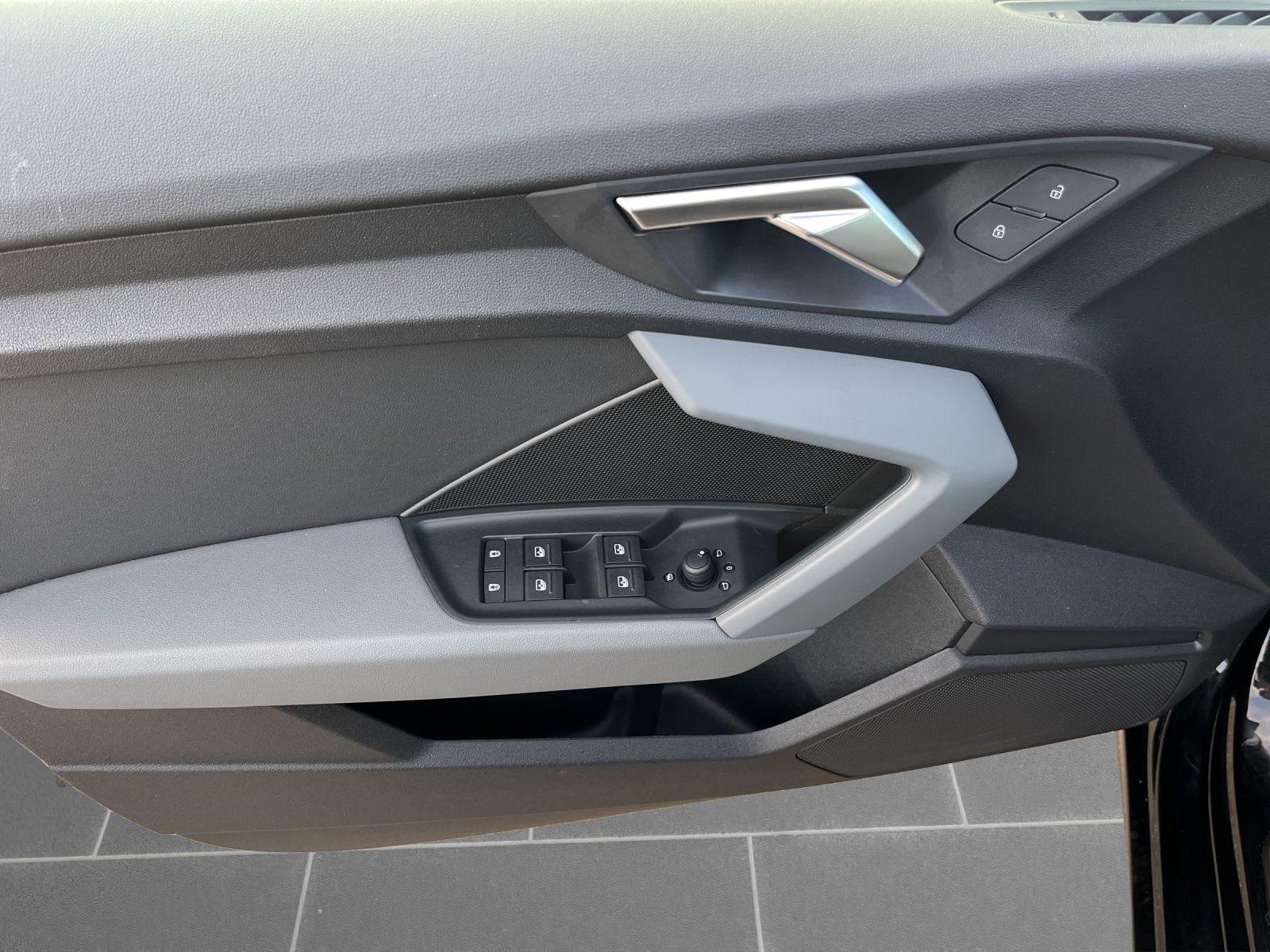 Audi A3 Limousine 35 TFSI S tronic KAM SHZ MMI LM PDC