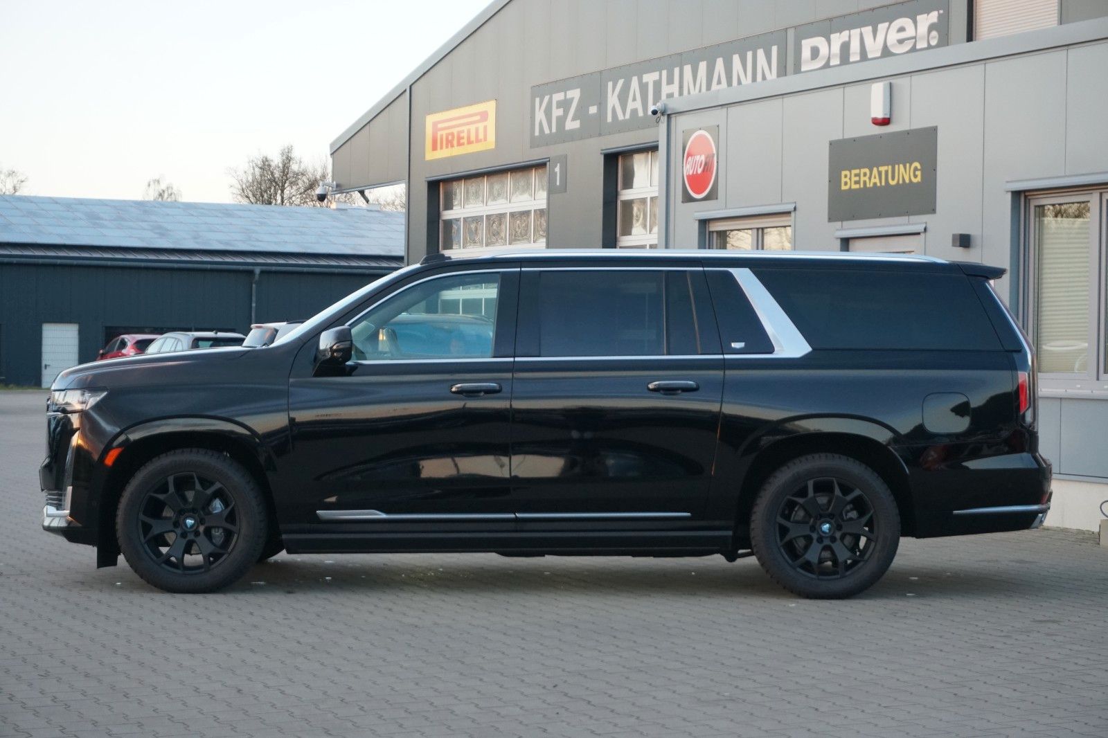 Cadillac Escalade Platinum ESV 6.2l V8 7-Si*LED*HUD*MWST