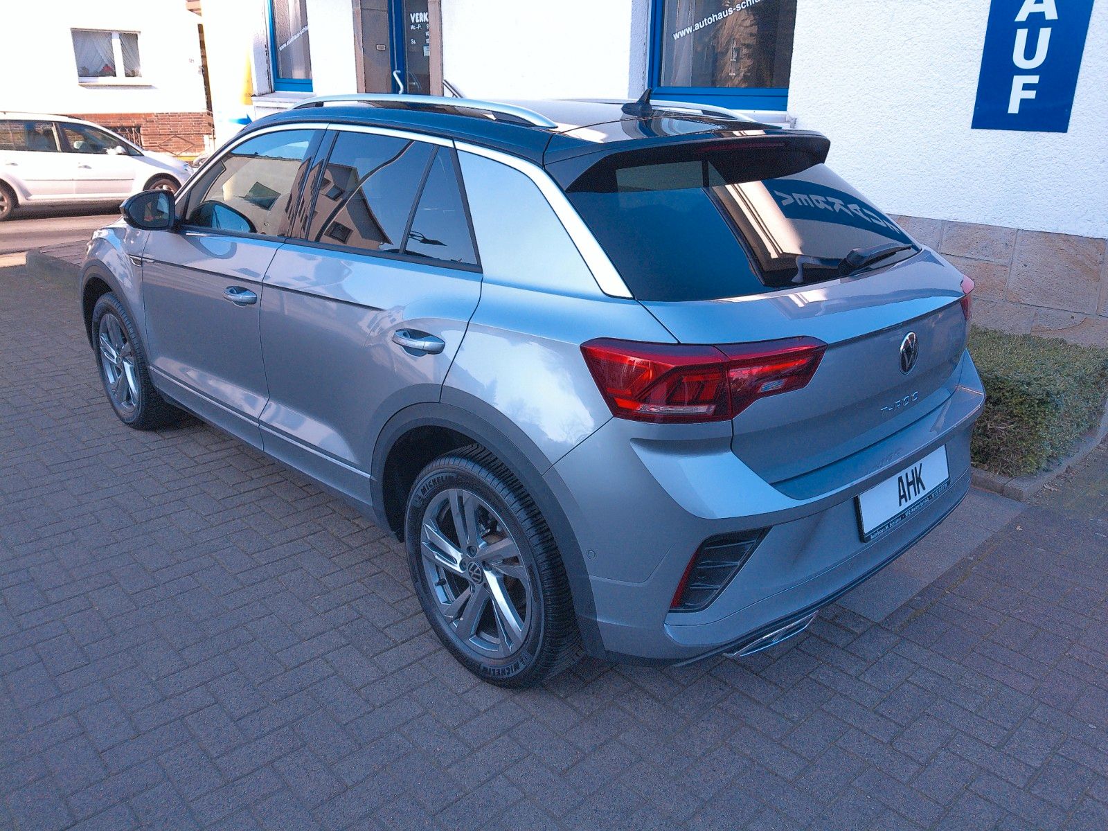 Volkswagen T-Roc 2.0 TDI DSG R-Line - Samsaru's Car Outlet