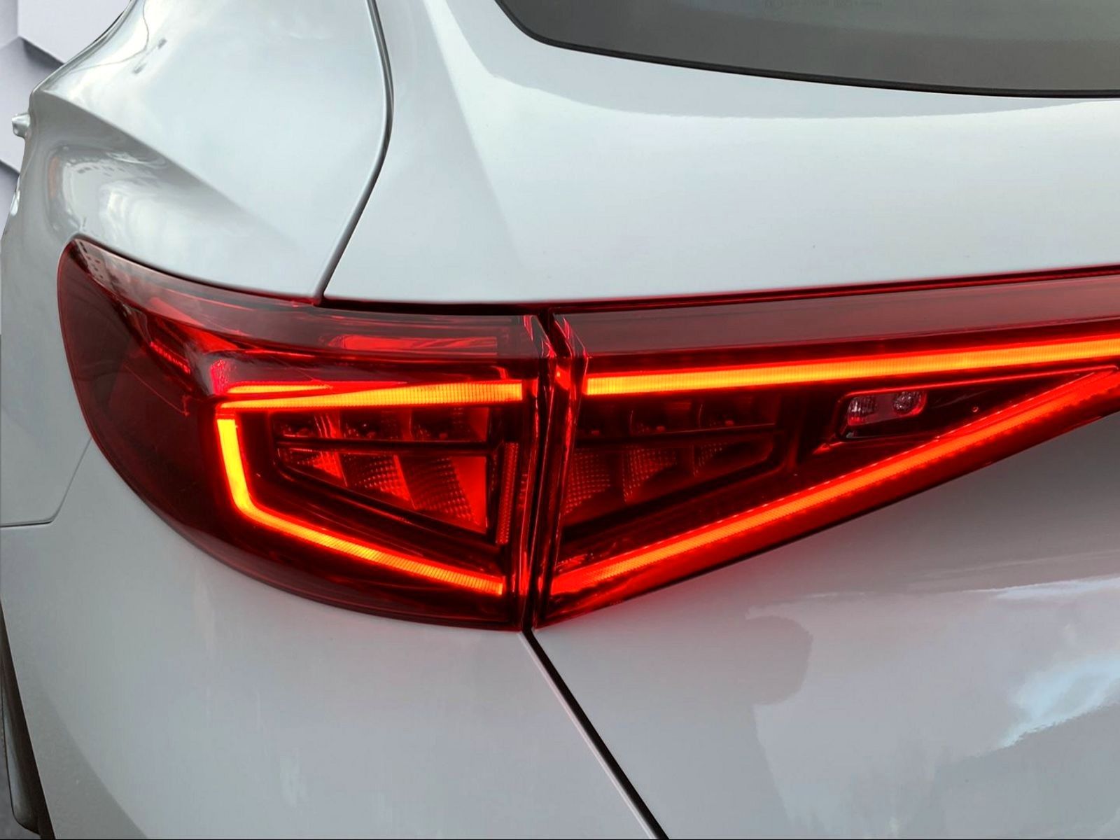 Cupra Formentor 1.4 e-HYBRID VZ - Samsaru's Car Outlet