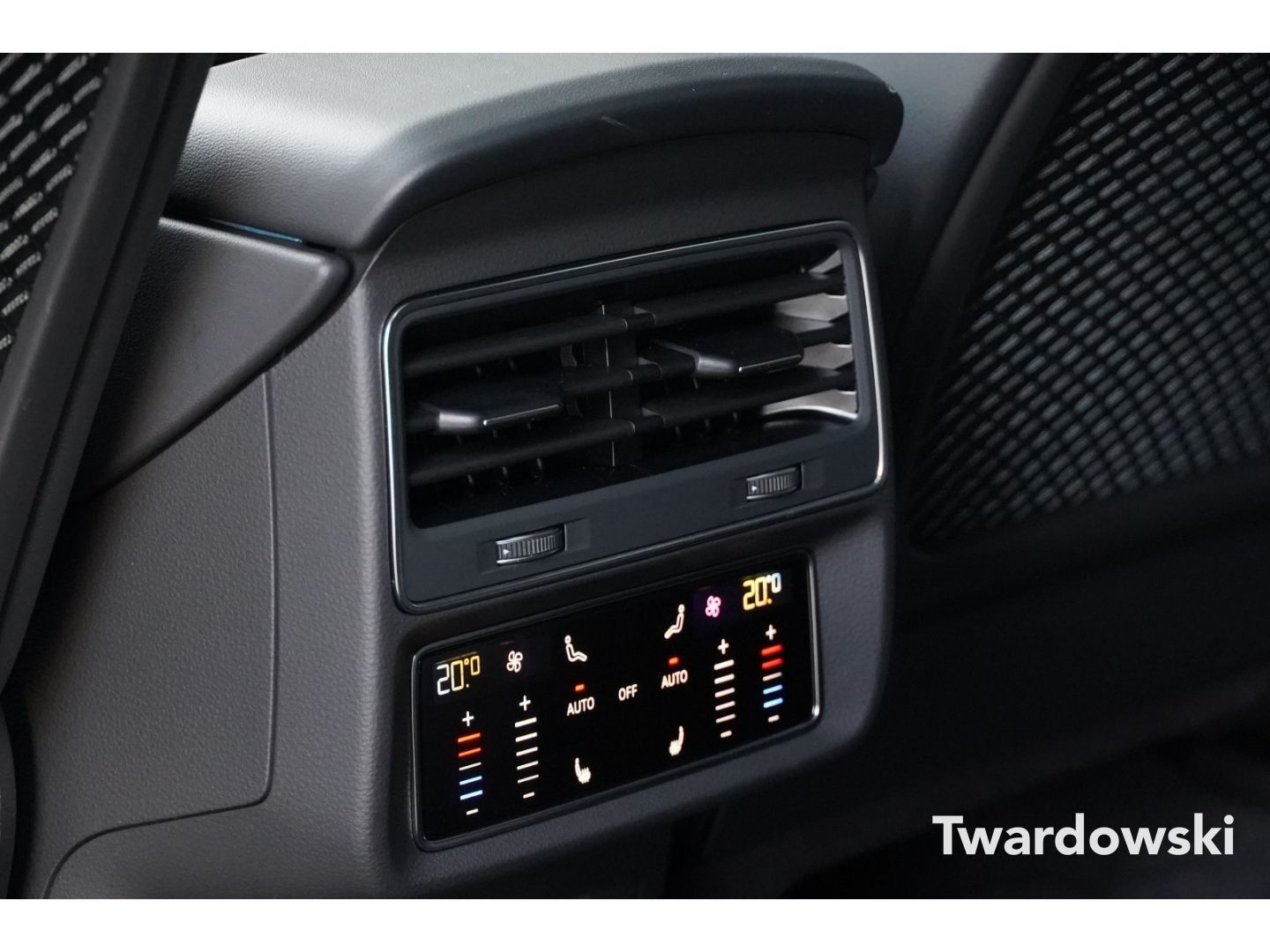 Audi Q8 50 TDI S line Pano Hud Matrix 23'' B&O AHK 36