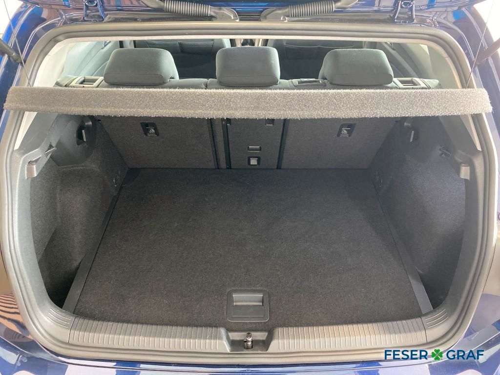 Volkswagen Golf VIII 1.5 TSI Life - Samsaru's Car Outlet