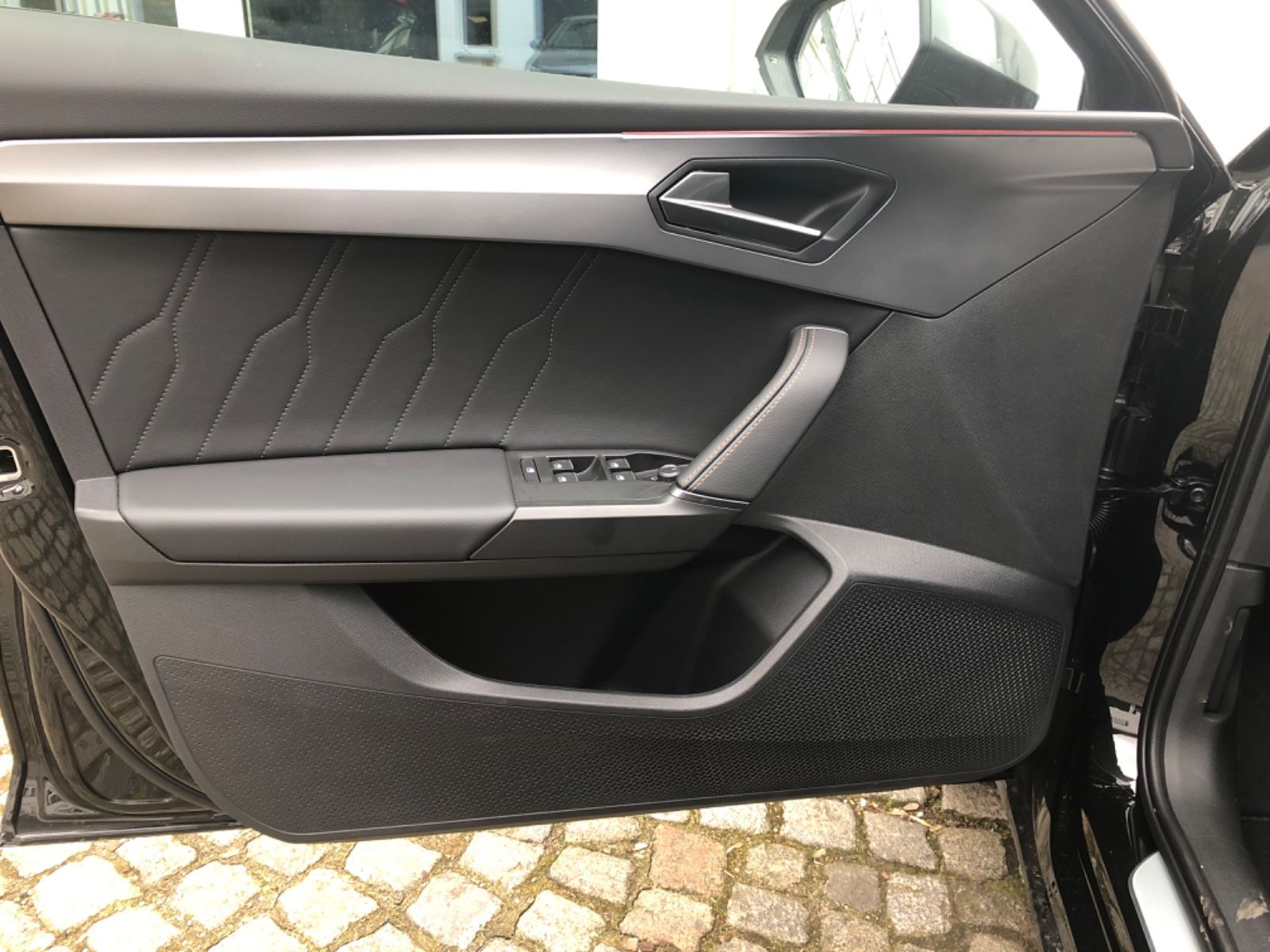 Cupra Leon Sportstourer 1.5 eTSI ACT DSG - Samsaru's Car Outlet