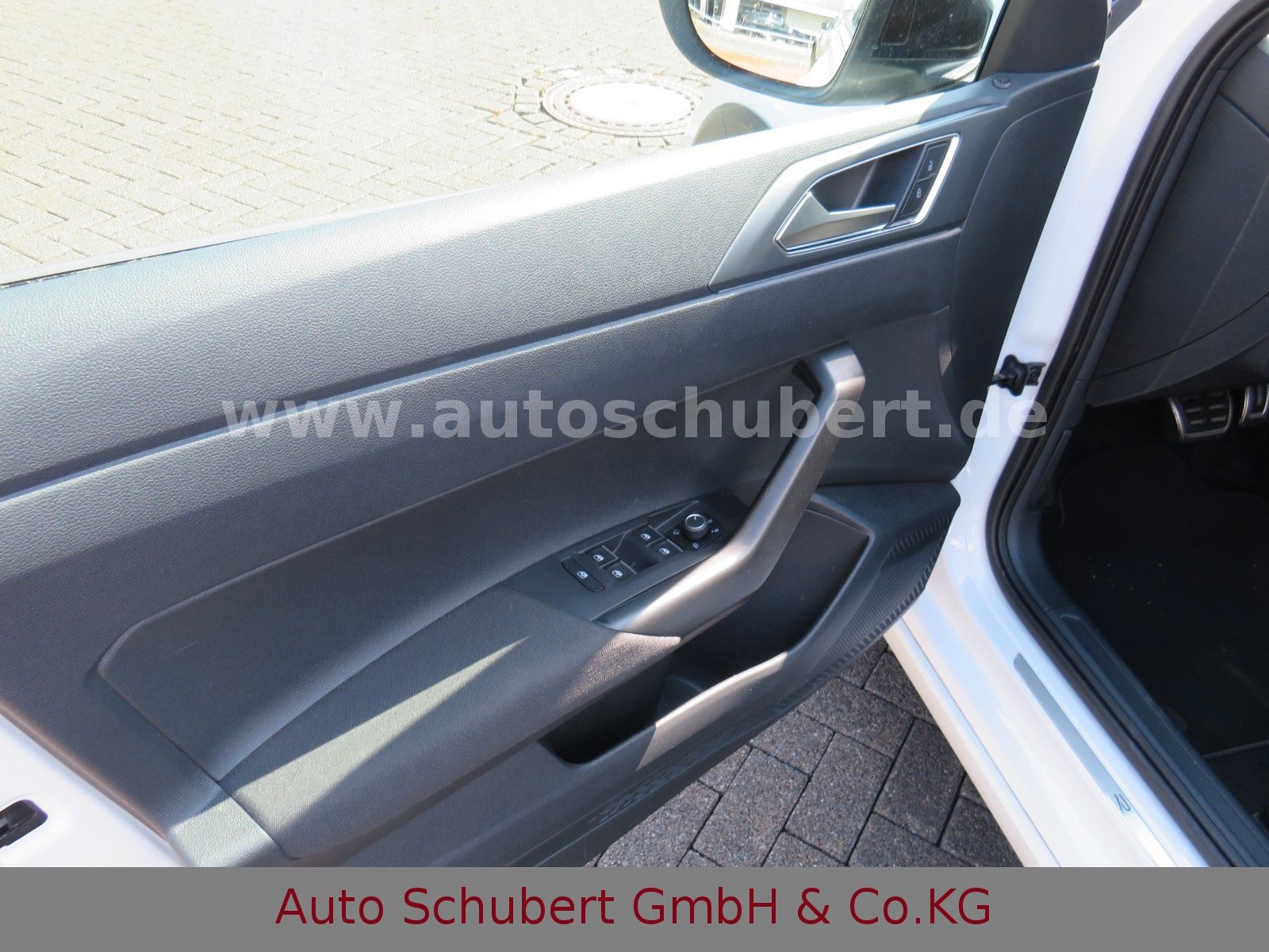 Volkswagen Taigo 1.5 TSI DSG R-Line - Samsaru's Car Outlet
