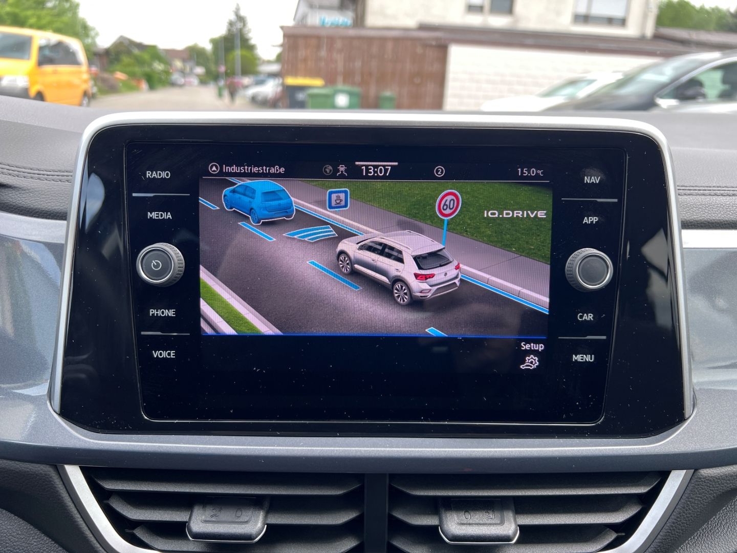 Volkswagen T-Roc 1.0 TSI Style - Samsaru's Car Outlet