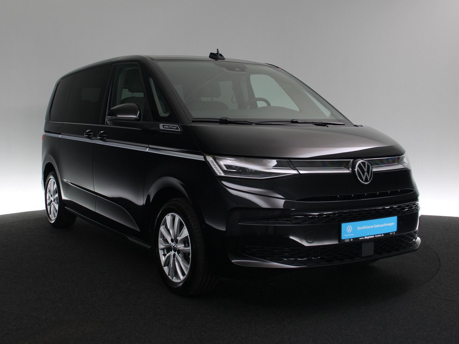 Volkswagen T7 Multivan 2.0 TDI Style - Samsaru's Car Outlet
