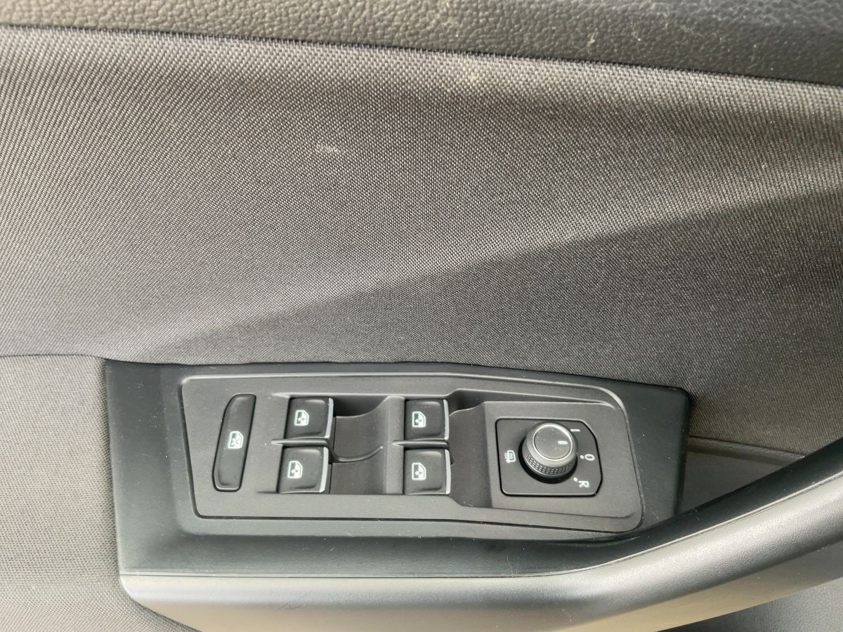 Volkswagen T-Roc 1.0 TSI UNITED - Samsaru's Car Outlet