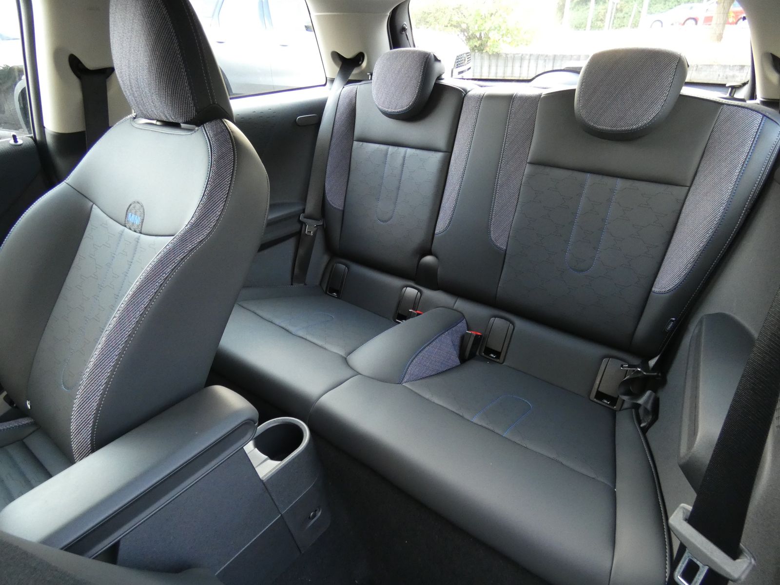 MINI Cooper C - Samsaru's Car Outlet